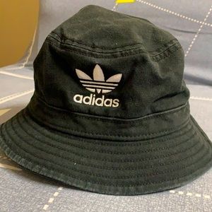 Adidas bucket hat